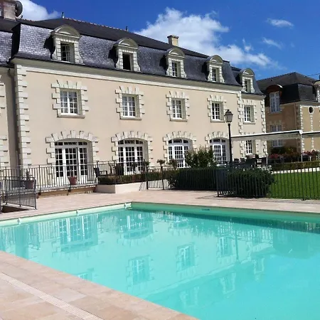 فندق Le Relais Du Bellay 3*