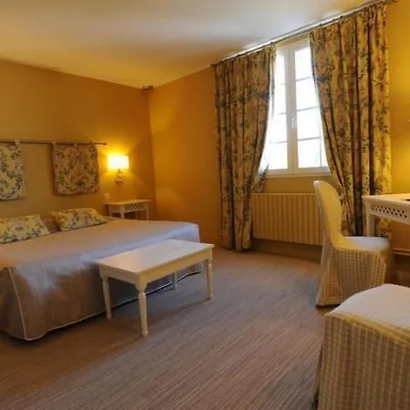 Le Relais Du Bellay Hotel 3*