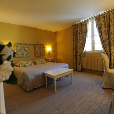 فندق Le Relais Du Bellay مونتري-بيلاي