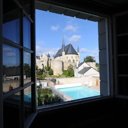 Le Relais Du Bellay 3* Монрёй-Беле