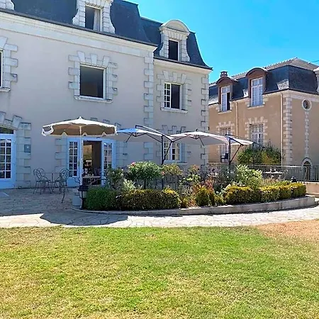 Le Relais Du Bellay Hotel 3*