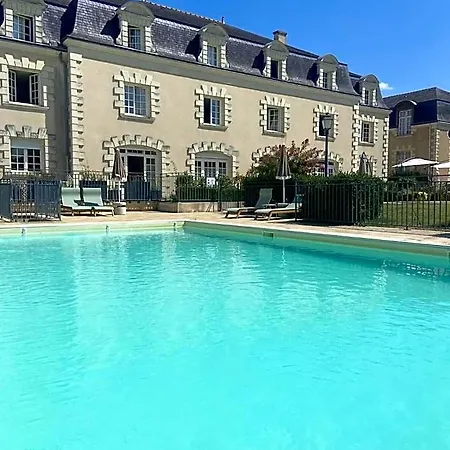 Le Relais Du Bellay Hotel