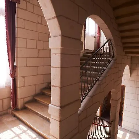 Le Relais Du Bellay Hotell
