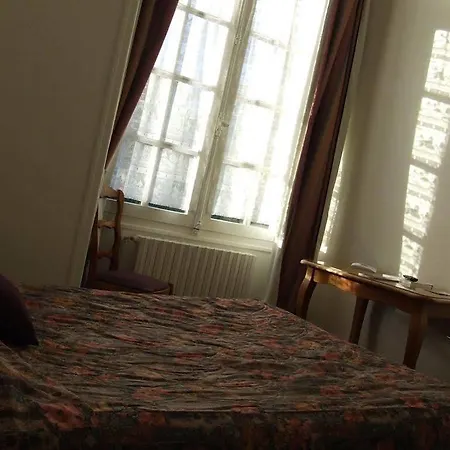 Hotell Le Relais Du Bellay