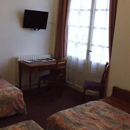 Le Relais Du Bellay Отель