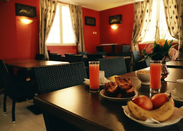 Hotel Le Relais Du Bellay 3*