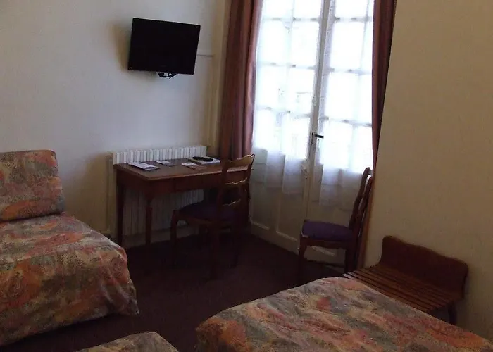 Le Relais Du Bellay מלון